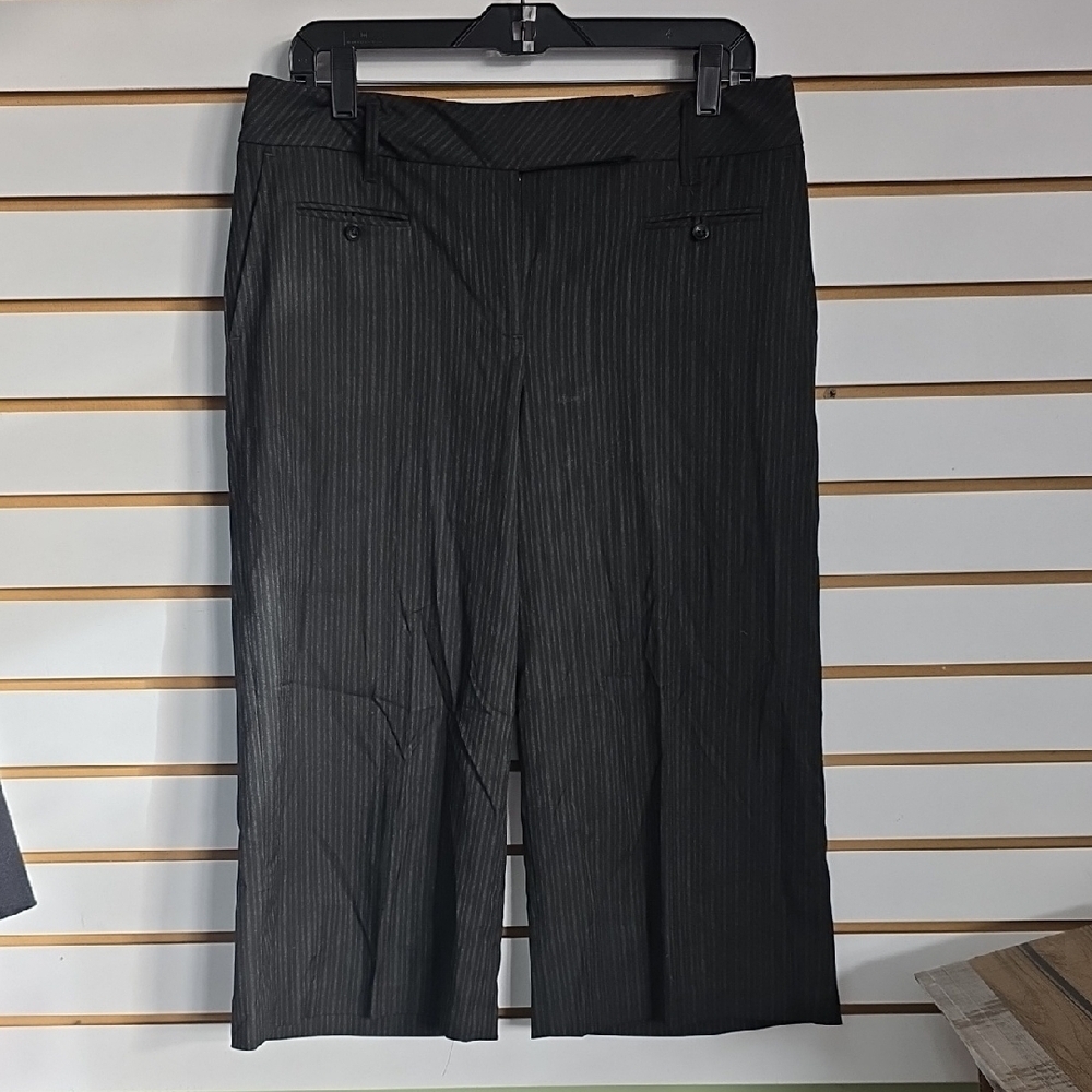LOFT Wide Leg Capri Striped 10